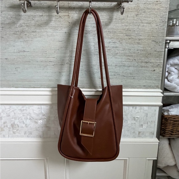 NWT new Anthropologie slouchy buckle tote bag faux leather tan brown + pouch - Picture 17 of 17